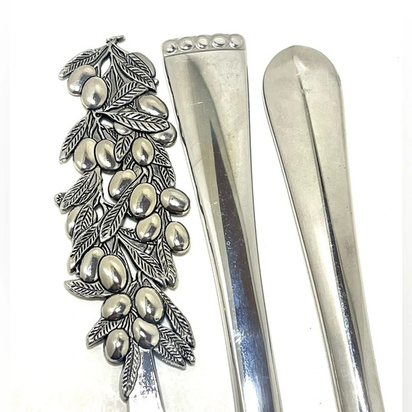 NWT set of Three Stainless Steel Spreaders.​ - Picture 2 of 4